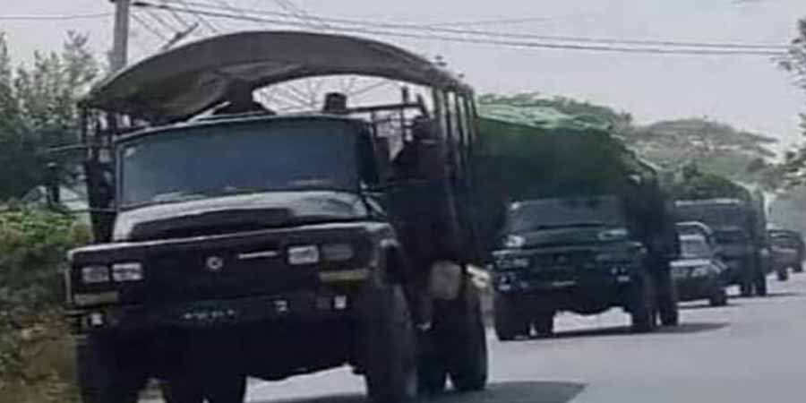 သံဖြူဇရပ်-ရေးကားလမ်း၌  စစ်ကောင်စီ ယာဉ်တန်း ကြားဖြတ်တိုက်ခိုက်ခံရ