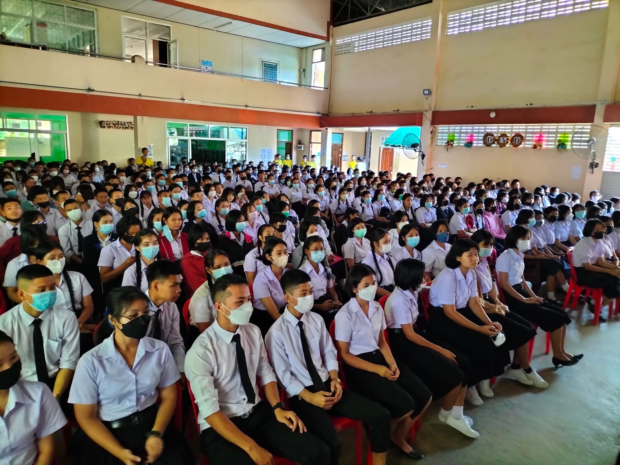 'မသောက်မိသော မိုးခါးရေ' ရုပ်ရှင်ဇာတ်လမ်းတို မဲဆောက်မြို့ရှိ ဆာသူးလေ မြန်မာရွှေ့ပြောင်းကျောင်းသူ ကျောင်းသားများကိုပြသ