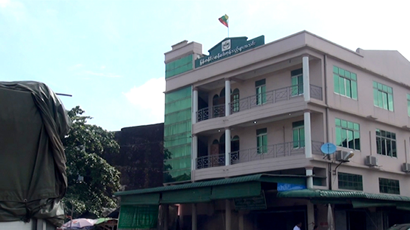 ပြည်ပသို့ ၆ လအတွင်း ဆန်နှင့် ဆန်ကွဲ မတ်ထရစ်တန် ၉ သိန်းကျော် တင်ပို့
