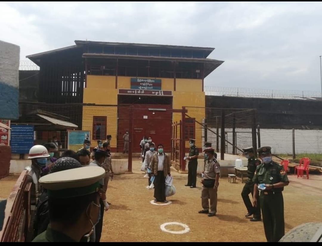 ခန္တီးအကျဉ်းထောင်ဖောက်ပြီး နိုင်ငံရေးအကျဉ်သားအချို့ ထွက်ပြေးလွတ်မြောက်