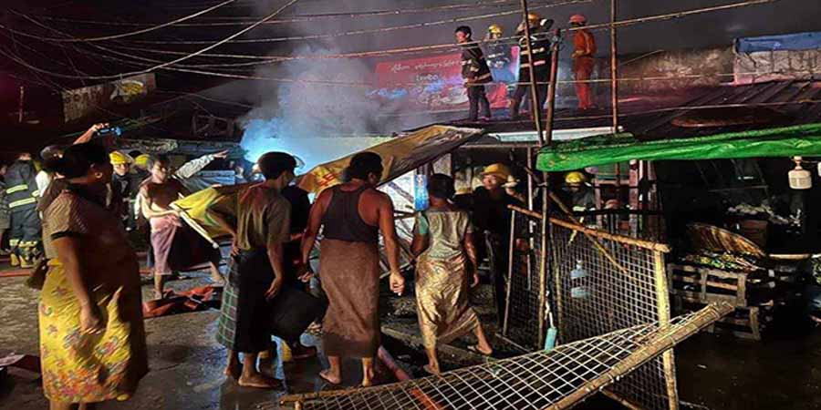 ပုသိမ်ဘူတာဈေးအနီး  ဆိုင်ခန်းများ မီးလောင်
