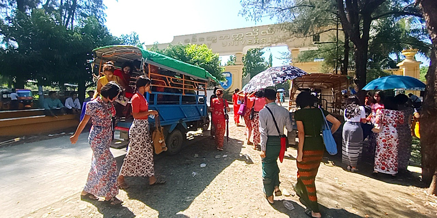 စစ်တပ်က လမ်းပိတ်ထားသဖြင့် စစ်တွေအဝေးသင်တက္ကသိုလ်ကျောင်းသားများ အိမ်ပြန်ရန် အခက်ကြုံ