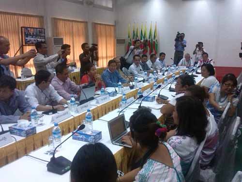 ေကအန္ယူႏွင့္ ျမန္မာၿငိမ္းခ်မ္းေရးစင္တာ တာ၀န္ရွိသူမ်ား ေဆြးေႏြး