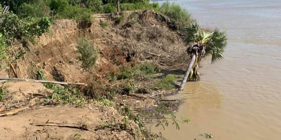ပခုက္ကူမြို့နယ်တွင် ဧရာဝတီမြစ်ရေတိုက်စားသဖြင့် နေအိမ်များ ဘေးလွတ်ရာပြောင်းရွှေ့