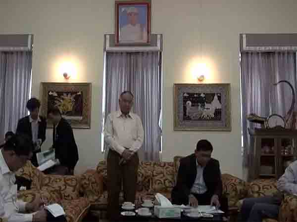 အလုပ္သမားဒု၀န္ႀကီးႏွင့္ ထိုင္းအေျချပဳ ျမန္မာအဖြဲ႔အစည္းမ်ား ေတြ႔ဆံု