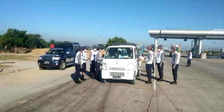 ရန်ကုန်-မန္တလေးလမ်း တိုးဂိတ်များ ည ၁၀ နာရီကျော် ဖြတ်သန်းခွင့်မပြုသဖြင့် ယာဉ်များ အခက်ကြုံ