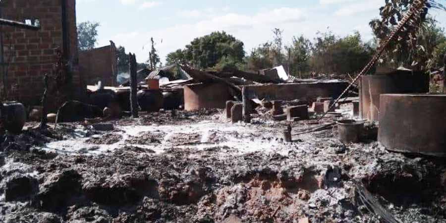 ရေစကြိုတွင် စစ်ကောင်စီတပ် မီးရှို့သဖြင့် အိမ်ခြေ  ၂၀၀ ကျော် ဆုံးရှုံး