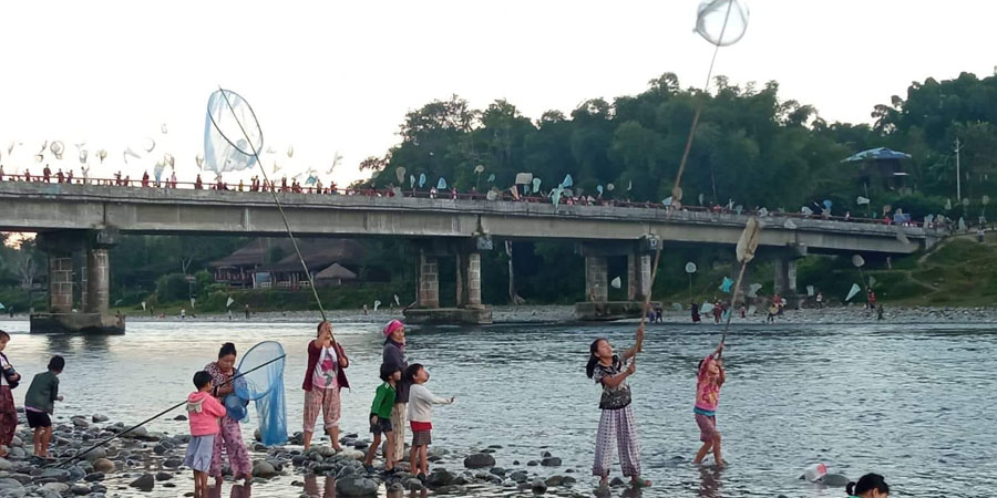 ပူတာအိုတွင် ကျောက်ကြမ်းပိုး စျေးကောင်းရသဖြင့် ရှာဖွေသူများပြား