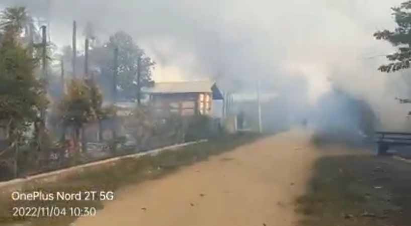 ကောလင်းမြို့နယ်၌  စစ်တပ်က ရွာမီးရှို့၊ ပြည်သူ့ နေအိမ် ၃၇ လုံး မီးလောင်