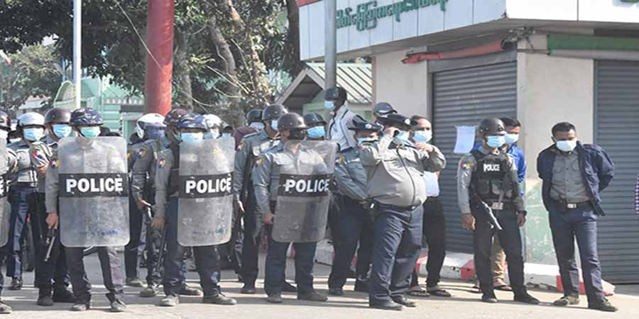 ပုသိမ်မြို့ တိုင်းအကူရဲတပ်ဖွဲ့ရုံးရှေ့ ဗုံးပေါက်ကွဲ