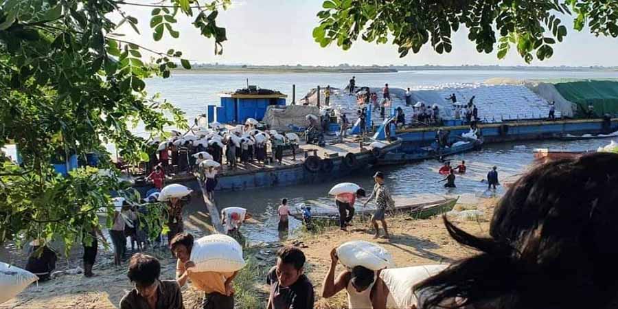 မြောင်‌မြို့နယ်‌တွင် စစ်တပ် ရိက္ခာတင်သ‌င်္ဘောကို PDF ဖမ်းဆီး