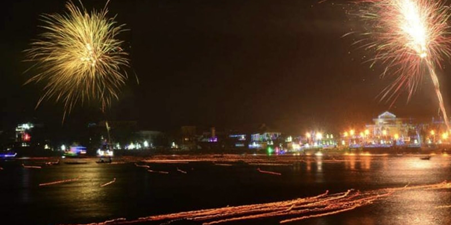 စစ်ကောင်စီခန့်ဝန်ကြီးချုပ် တက်ရောက်သည့် ပုသိမ်မီးမျှောပွဲ၌ ဗုံးပေါက်ကွဲ