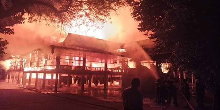 သံဖြူဇရပ်ရှိ ရှေးဟောင်းဘုန်းတော်ကြီးကျောင်း မီးလောင်ကျွမ်း