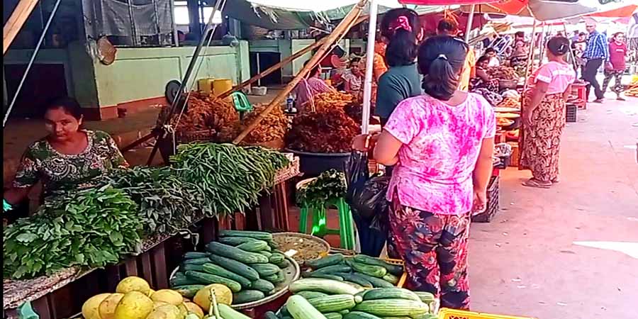 စစ်တွေ-ပုဏ္ဏားကျွန်း ကားလမ်းပိတ်ထားသဖြင့် ကုန်စိမ်းပြတ်လပ် ဈေးတက်