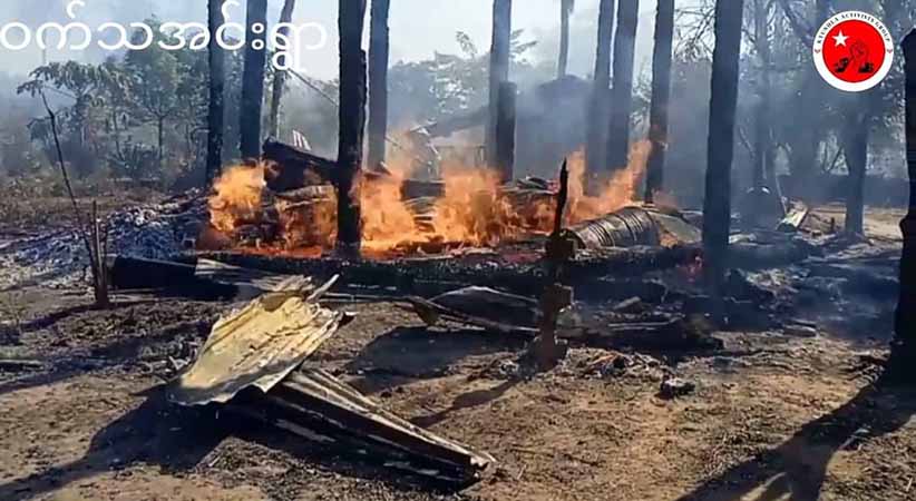 ကန့်ဘလူမြို့နယ်တွင် တိုက်ပွဲဖြစ် ရွာမီးရှို့ ၊ ဘုတလင်တွင် စစ်ကောင်စီတပ်မိုင်းဆွဲခံရ
