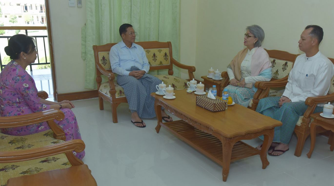 အာဏာရှင်မျိုးဆက်များနှင့် အကြမ်းဖက်စစ်ခေါင်းဆောင်တွေ့ဆုံ