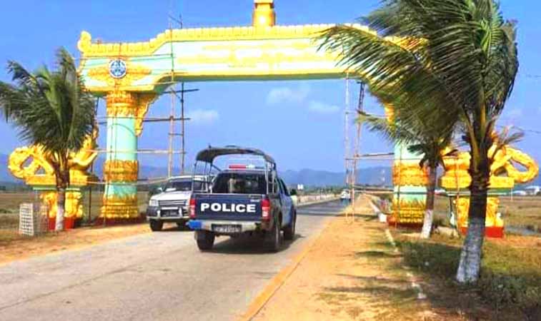 မောင်တော၌ အေအေနှင့် ရဲတပ်ဖွဲ့ အချင်းများပြီး ပစ်ခတ်လုနီးပါးဖြစ်