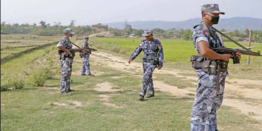 မောင်တော၌ နယ်ခြားစောင့်အချင်းချင်း ခိုက်ရန်ဖြစ်ပြီး လက်ပစ်ဗုံးဖြင့်ပစ်ခတ်၊ ၂ ဦးသေဆုံး ၅ ဦး ဒဏ်ရာရ