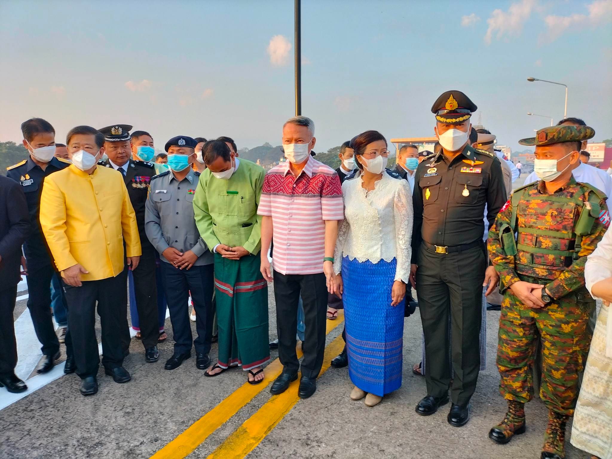 ထိုင်း-မြန်မာ ချစ်ကြည်ရေးတံတား အမှတ် (၁) ပြန်ဖွင့်(ဓာတ်ပုံ)