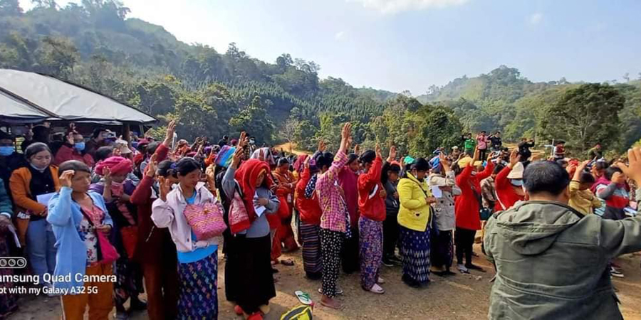 မံစီနှင့် မိုးမောက်တွင် မြေရှားသတ္တုတူးဖော်သည့်လုပ်ငန်း ရပ်တန့်ပေးရန် တောင်းဆိုဆန္ဒပြ
