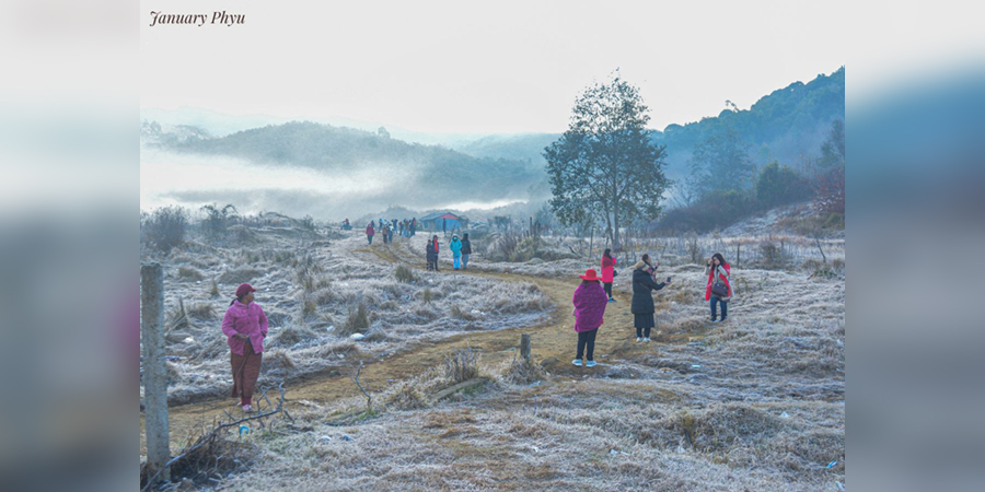 အအေးပိုပြီး ရေခဲနေသည့် မိုးကုတ်မြို့ ဗားနပ်ရွာကို လာရောက်လည်ပတ်သူ များပြား