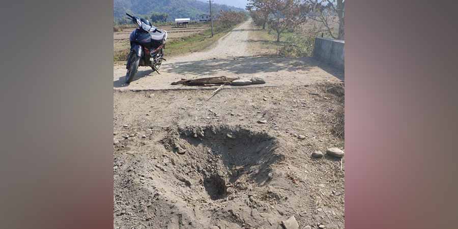 ဟိုပင်မြို့နယ်၌ စစ်တပ်က လက်နက်ကြီးဖြင့်ပစ်ခတ်သဖြင့် သားအမိ ၂ ဦးထိမှန်၊ ၁ ဦးသေဆုံး