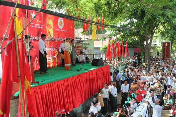 သမၼတဟာ ဖြဲ႔စည္းပံုမျပင္ခ်င္ဘူးလို႔ ေဒၚေအာင္ဆန္းစုၾကည္ တုံ႔ျပန္ေျပာဆို