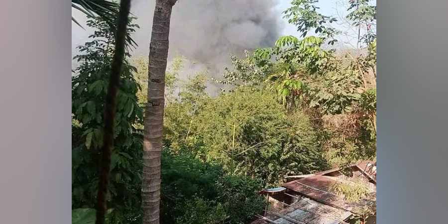 သံတောင်မြို့ရှိ နေအိမ်များကို စစ်ကောင်စီက မီးရှို့