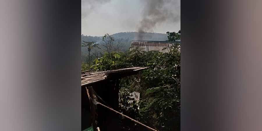 သံတောင်မြို့ရှိ ကေအန်ယူအရာရှိ ၂ ဦး၏နေအိမ် မီးရှို့ဖျက်ဆီးခံရ