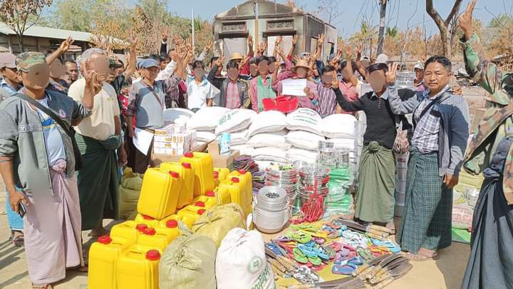 စစ်ကောင်စီတပ် မီးရှို့ခဲ့သည့် ပုလဲနှင့် ခင်ဦးမြို့နယ်ရှိ ဒေသခံများကို ထောက်ပံ့လှူဒါန်း