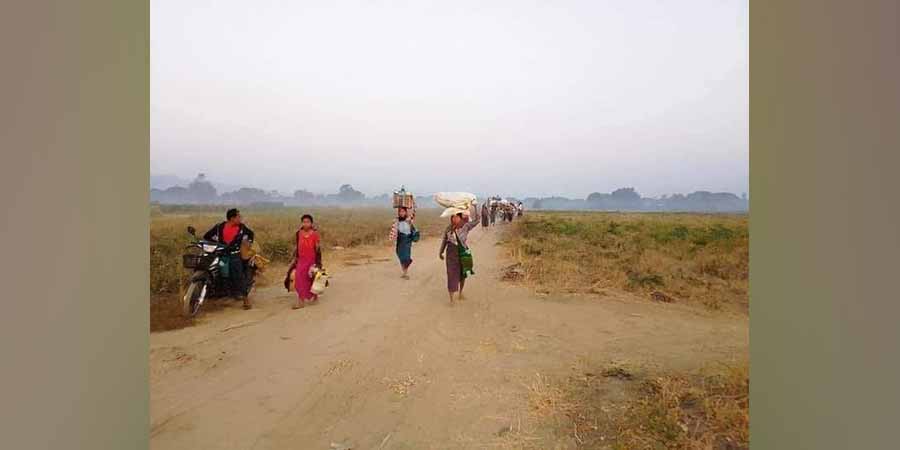 ရေကြို(စံပြ)ရွာကို စစ်တပ်မီးရှို့၊  အိမ်ခြေ ၇၀ ကျော် ဆုံးရှုံးပြီး ဒေသခံ ၁၅၀၀၀ ခန့်ထွက်ပြေးနေရ