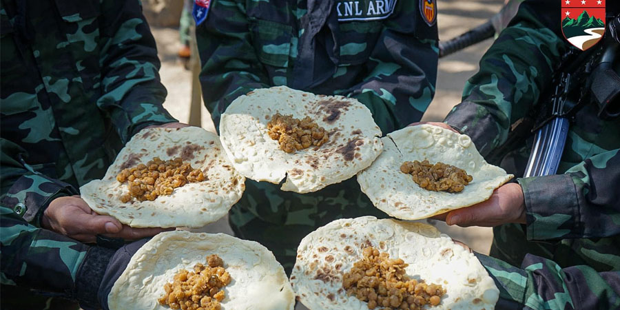 ဗိုလ်ချုပ်မွေးနေ့အထိမ်းအမှတ် ဒေါနစစ်ကြောင်းက ပဲပြုတ်နံပြားကျွေးမွေး (ဓာတ်ပုံ)