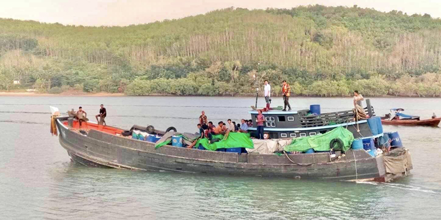 ရနောင်းခရိုင်တွင် လှေဖြင့်တရားမဝင် ဝင်ရောက်လာသော မြန်မာ ၂၁ ဦး ဖမ်းဆီးခံရ