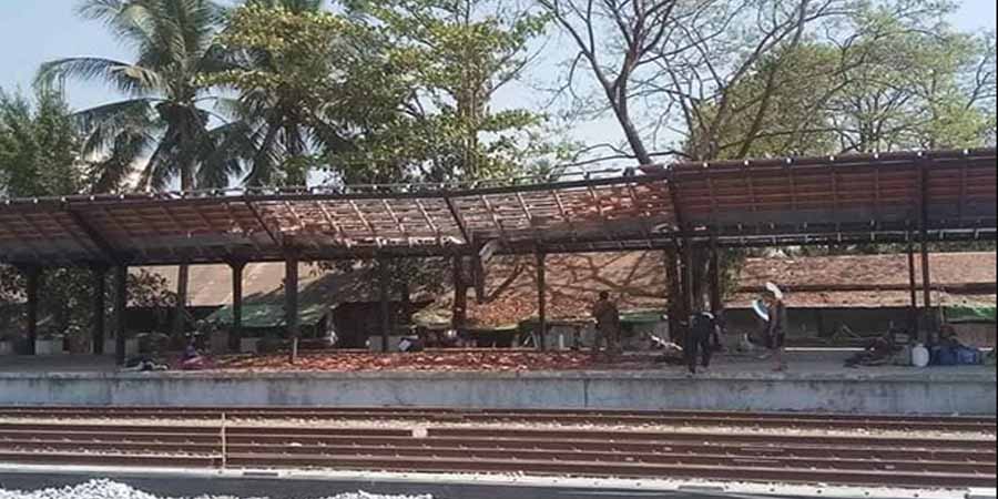ညောင်လေးပင်ဘူတာတွင် ဗုံးပေါက်၊ ၃ ဦးသေဆုံးပြီး ၉ ဦး ဒဏ်ရာရ