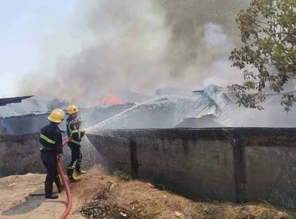 မြဝတီမြို့နယ်တွင်   ဂိုဒေါင်မီးလောင်