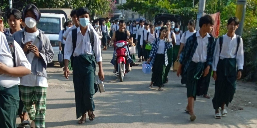 သင်ရိုးညွှန်းတန်းပုံနှိပ်နှင့် ဗလာစာအုပ်များ ပိုမိုရိုက်နှိပ်ရန် စစ်ကောင်စီ စီစဉ်