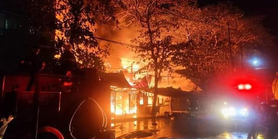 သခင်မြပန်းခြံအနီးရှိ ဆိုင်ခန်းများ မီးလောင်ပြီး ၁၀ ခန်းထက်မနည်း ဆုံးရှုံး