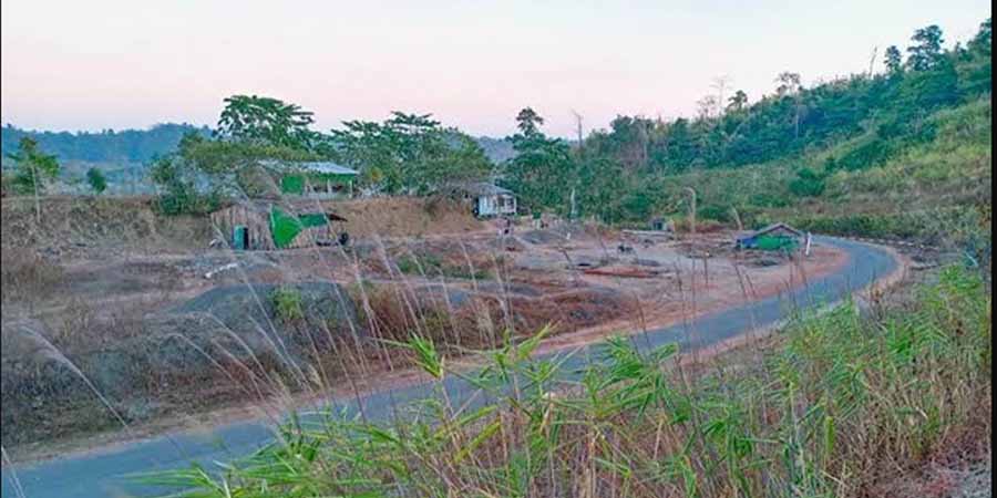 မင်းလှမြို့နယ်၊ ပဲခူးရိုးမပေါ်တွင် စစ်ကောင်စီတပ်သားများ ကားမှောက် သေဆုံး၊ ဒဏ်ရာရ