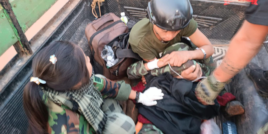 ဖားကန့်တွင် စစ်တပ်လက်နက်ကြီးကြောင့် ကလေးငယ်နှင့် မိခင် ဒဏ်ရာရ၊ ဒီးမော့ဆို၌ KRU ရဲဘော် ၁ ဦး မိုင်းထိဒဏ်ရာရ