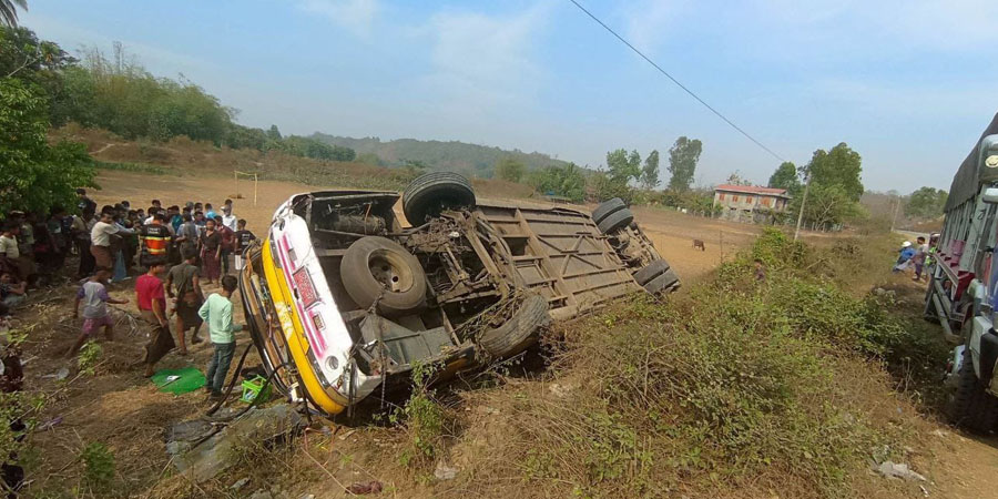 ပုဏ္ဏားကျွန်းတွင် ခရီးသည်တင်ယာဥ် တိမ်းမှောက်ပြီး အမျိုးသမီး ၂ ဦး ထိခိုက်ဒဏ်ရာရ