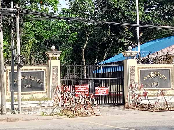 အကျဥ်းထောင်များတွင် ဧည့်တွေ့ခွင့်ပြန်ပေးရန် အကျဥ်းကျနေသူများ တောင်းဆို