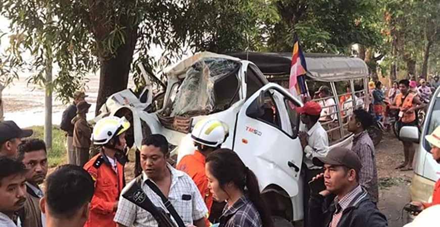 ရန်ကုန်- ပြည်လမ်းမပေါ်တွင် ယာဉ်တိုက်မှုဖြစ်ပြီး  ၂၁ ဦး ဒဏ်ရာရ