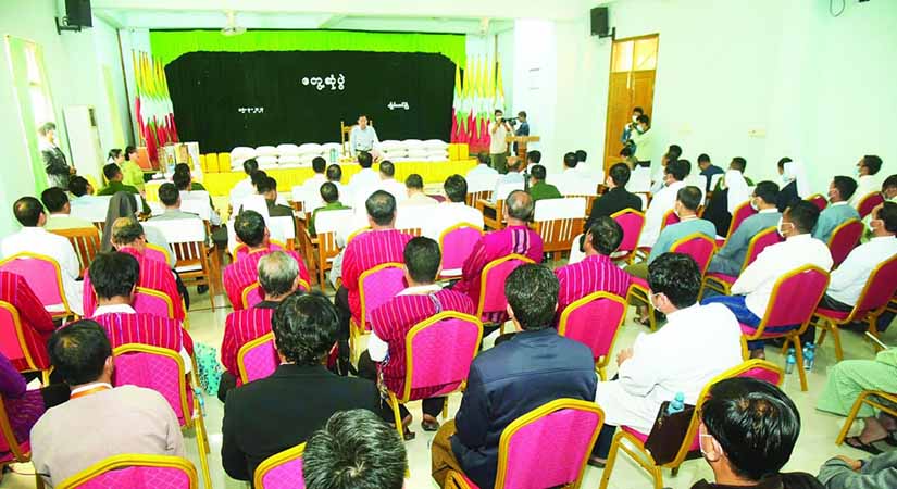 စစ်ရှောင်များကိုကူညီလိုပါက ခွင့်ပြုချက်ယူရန် ဘာသာရေးအဖွဲ့များကို ဒုစစ်ခေါင်းဆောင်ပြော