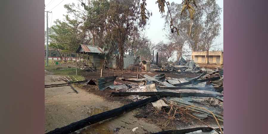 မတ္တရာတွင် ၅ ရက်ဆက် တိုက်ပွဲပြင်းထန်၊ စစ်တပ်က ရွာ ၇ ရွာကိုမီးရှို့ပြီး PDF ၂ ဦးအပါအဝင် ပြည်သူ ၄ ဦးအား သတ်ဖြတ်