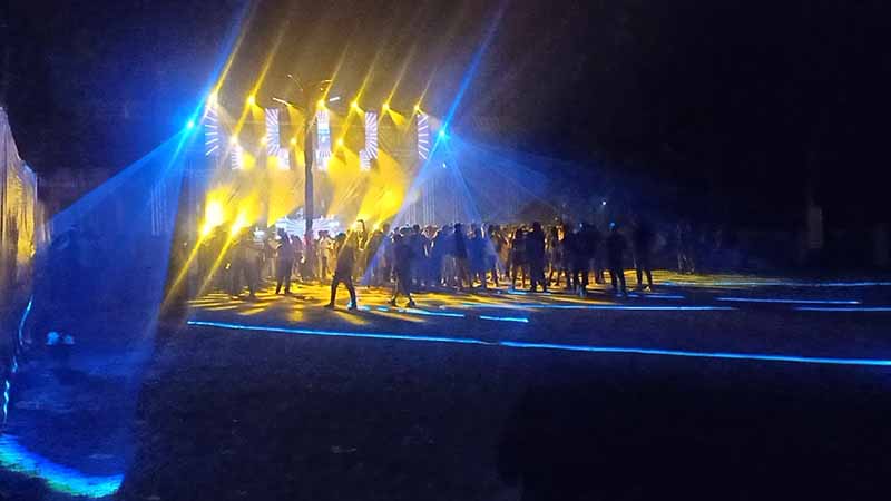 စစ်တွေတွင် DJ Music Show ပွဲ ပထမဆုံးအကြိမ်ကျင်းပ၊ လူငယ်ထောင်ချီပါဝင်ပျော်ပါး