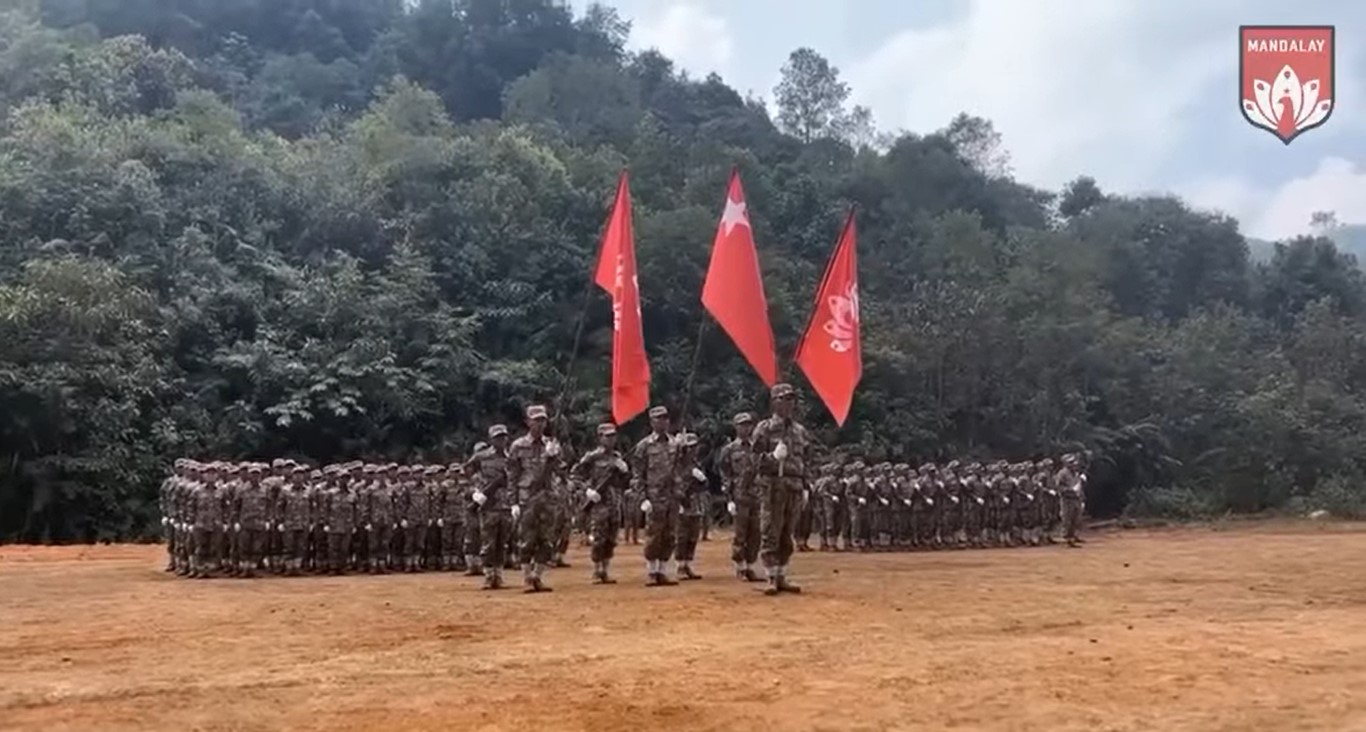 PDF စစ်ကြောင်း ၉ ကြောင်းမှ ရဲဘော်များ လက်နက်ကြီးအခြေခံနှင့် မွမ်းမံသင်တန်းဆင်း (ဓာတ်ပုံ)