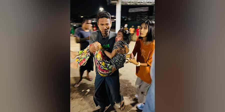ပဲခူးဘုရားပွဲတွင် ရဟတ်လှေကားစင်ပြိုကျပြီး ၁၁ ဦး ထိခိုက်ဒဏ်ရာရ