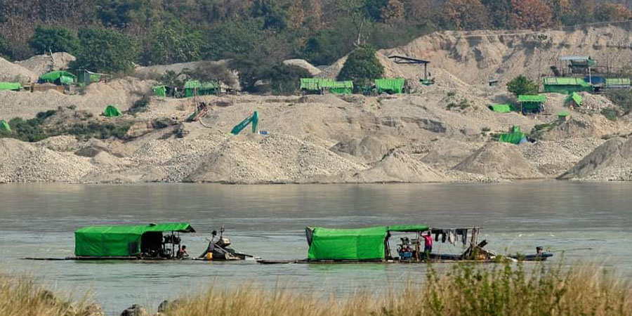 မြစ်ကြီးနားရှိ တရားမဝင်ရွှေမှော်များတွင် မူးယစ်ဆေးဝါး ပေါ်ပေါ်ထင်ထင် ရောင်းဝယ်နေ
