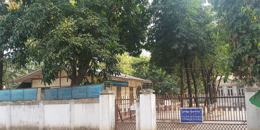 ကချင်ပြည်နယ်၌  ပတ်စ်ပို့လုပ်ရန်  ငွေကုန်ပြီး အချိန်ကြာမြင့်စွာ စောင့်ဆိုင်းနေရ