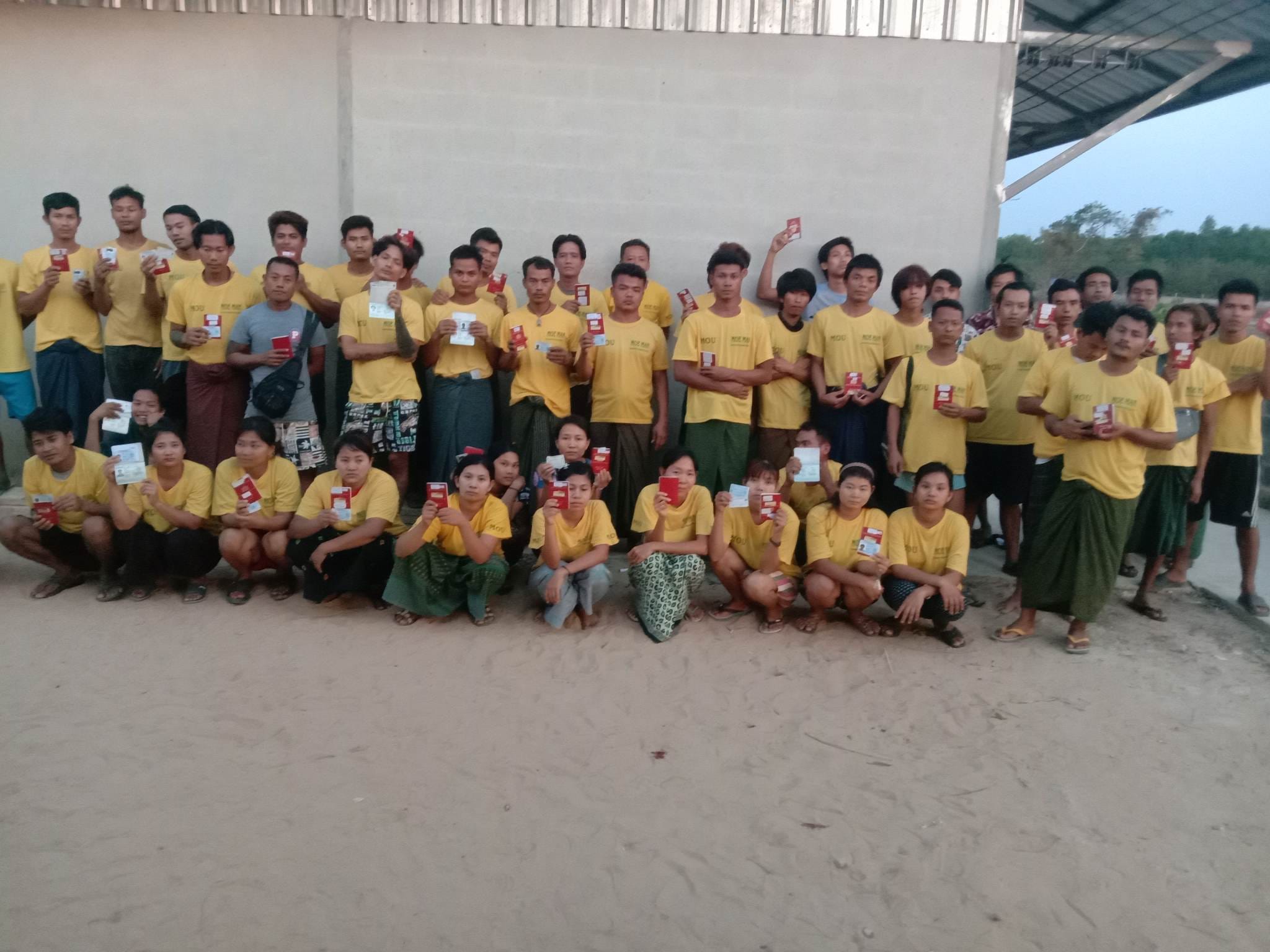 ထိုင်းအလုပ်ရှင် ဒေဝါလီခံရသဖြင့် MOU မြန်မာလုပ်သား ၅၅ ဦး လျော်ကြေးမရဘဲ အလုပ်ပြုတ်